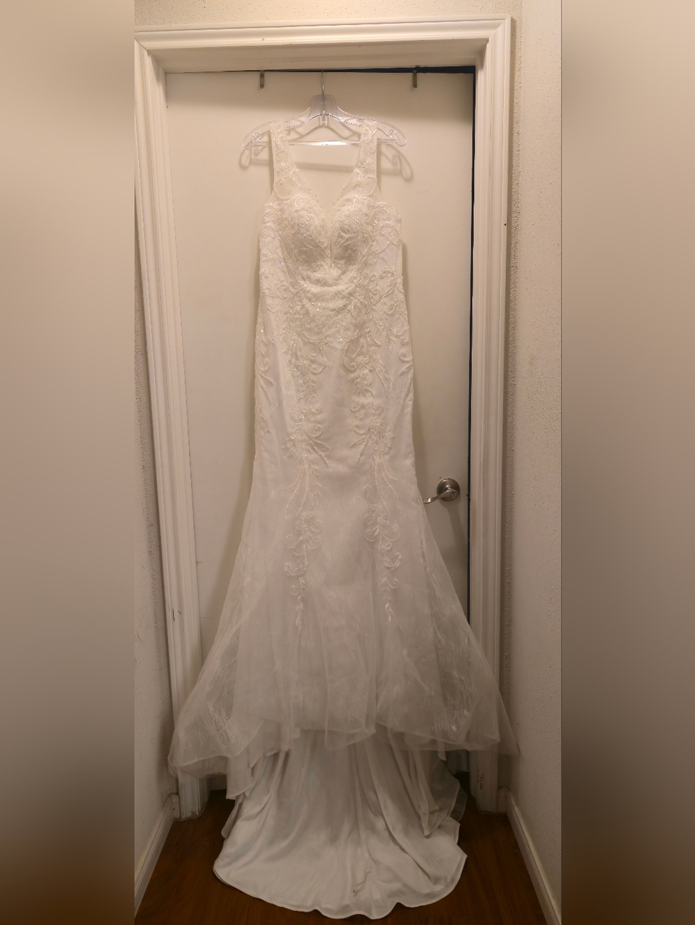 Romantic White Lace Mermaid Wedding Gown (Brand New, Never Worn)